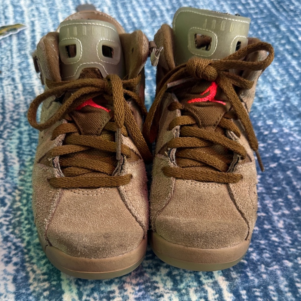 Jordan Kids Sneakers in Brown and Gray